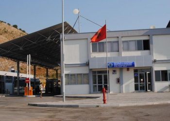 “Duhet të lësh një kafe…”, dalin bisedat mes doganierëve të arrestuar në Qafë Botë