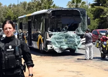 Aksidentohen dy urbanë në Greqi, lëndohen 32 persona, mes tyre edhe fëmijë (VIDEO)