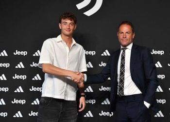 Zyrtare, portieri shqiptar firmos me Juventusin, kontratë për 3 vite