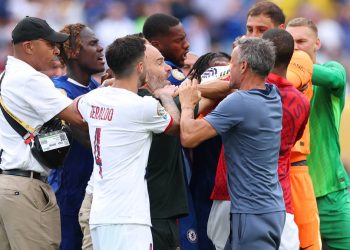 Goditi kundërshtarin pas finales, trajneri i PSG rrezikon pezullimin e gjatë