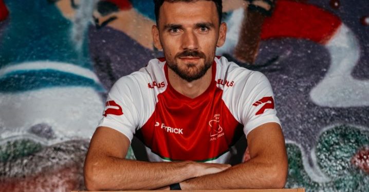 La Egnatian pak ditë më parë, mesfushori zyrtarizohet në Belgjikë