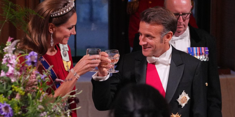 Emmanuel Macron “flirton” me princeshën britanike, i shkel syrin gjatë banketit në Kështjellën Windsor.