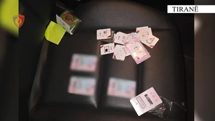 Falsifikonte karta identiteti dhe me ato aplikonte për kredi, pranga 21-vjeçarit në Tiranë