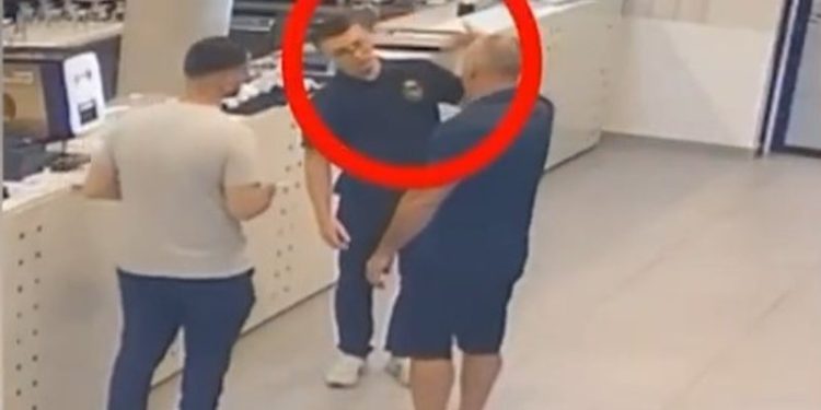 Rrahu kamerierin 18-vjeçar në Vlorë për një shishe ujë, polici pezullohet nga detyra