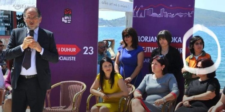 “O Muçi, t’u bëfsha kurban…”, 10 vite më parë Bardha kandidonte për Partinë Socialiste në Sarandë