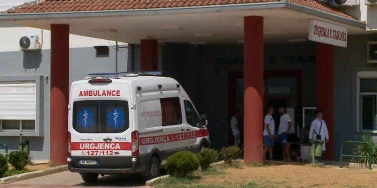 E rëndë në Vlorë/ Vajza tenton vetëvrasjen, dyshime se familja fshehu ngjarjen. Babai nuk ishte dakord me stilin e jetesës së saj