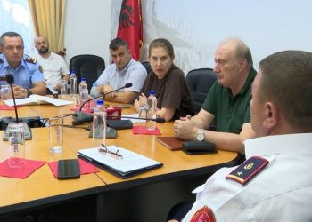 Zjarret, Kumbaro mbledh Shtabin e Emergjencave në Gjirokastër: Sa më shumë komunikim me banorët dhe kryepleqtë