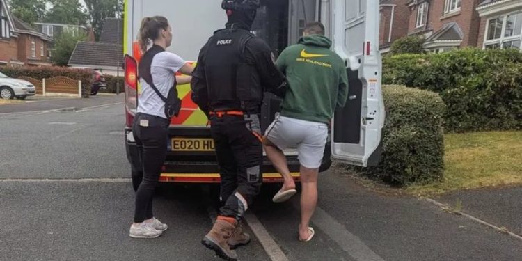 Arrestohen 3 “skifterët” shqiptarë në Angli, zbulohen grabitjet me vlerë 1 milion paund