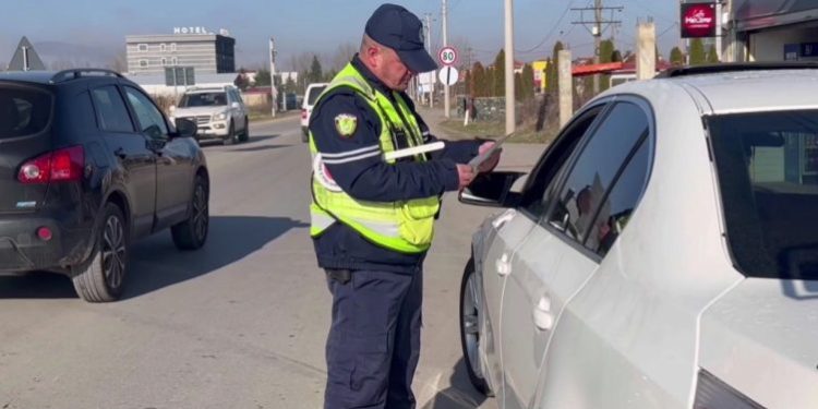 Patrulla të shtuara në rrugët e qarkut të Korçës, më shumë se 770 masa administrative në një javë