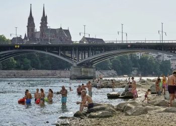 Vala vdekjeprurëse e të nxehtit në Evropë shkakton zjarre dhe mbyll centralin bërthamor