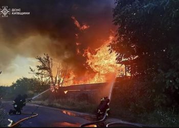 Sulm masiv rus me dronë dhe raketa në Kiev dhe disa rajone. Polonia dhe vendet aleate ngrenë avionët luftarakë