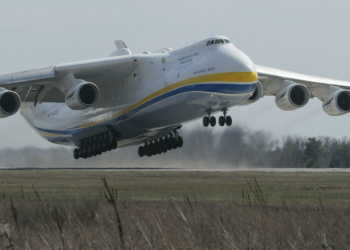 Pas 3 vitesh në tokë gjigandi i qiellit “Antonov” fluturon fshehurazi nga Ukraina, revoltë në Moskë