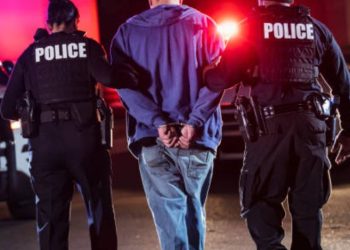 Alarm në SHBA, 55-vjeçari ndihmohet nga inteligjenca artificiale për të prodhuar bomba