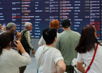 Sulmet ukrainase mbyllin aeroportin në Moskë, anulohen qindra fluturime