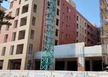 Humbi jetën dje teksa punonte në katin e tretë të një godine në ndërtim, del autopsia për 66-vjeçarin! Pronari i pallatit u arratis pas ngjarjes