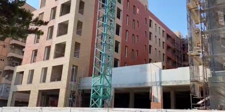 Humbi jetën dje teksa punonte në katin e tretë të një godine në ndërtim, del autopsia për 66-vjeçarin! Pronari i pallatit u arratis pas ngjarjes