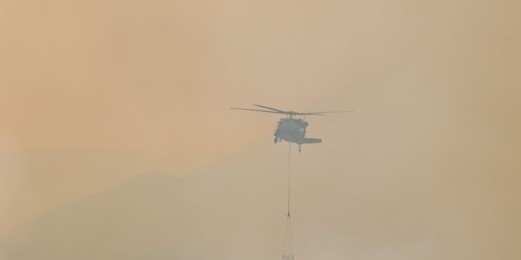 Zjarri i madh në Shashicë të Vlorës, ndërhyjnë avionët grekë