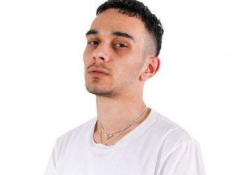 Pas ndarjes, Buta nis histori të re dashurie