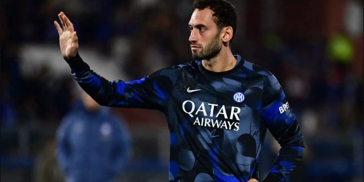 Stambolli “i dashuruar” me Çalhanoglu, pas Gallatës edhe Fenerbahçe kërkon turkun e Inter-it