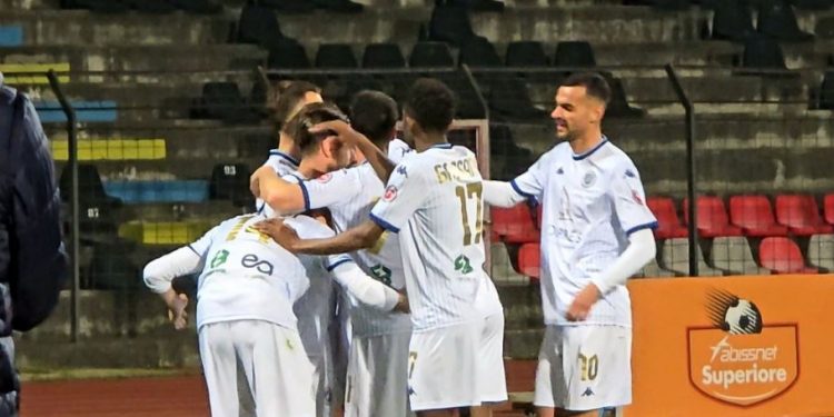 Dinamo kërkon të blindojë mbrojtjen, pranë akordit me 22-vjeçarin