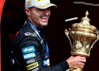 Formula 1/ Garë e “çmendur” në Silverstone, Norris bën bis, zhgënjen Ferrari