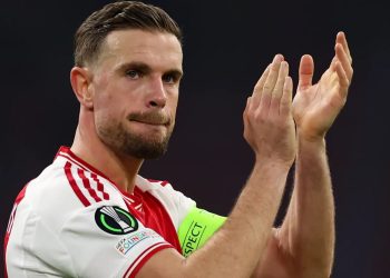 Brentford e gatshme të rikthejë në Premier League ish kapitenin e Liverpool