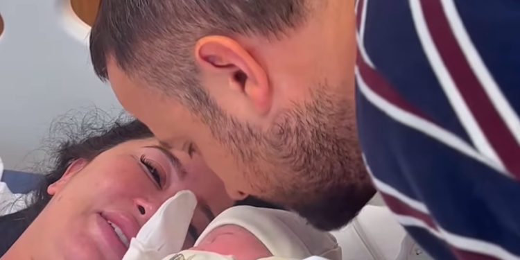 Dafina Zeqiri publikon pamjet nga lindja e djalit