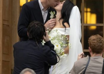 Charlie XCX dhe George Daniel, zyrtarisht të martuar, publikohen fotot e para nga ceremonia!