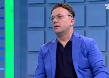 Laert Vasili tregon aksidentin e rëndë me motor: Fluturoi 22 metra dhe përfundoi në spital me fraktura