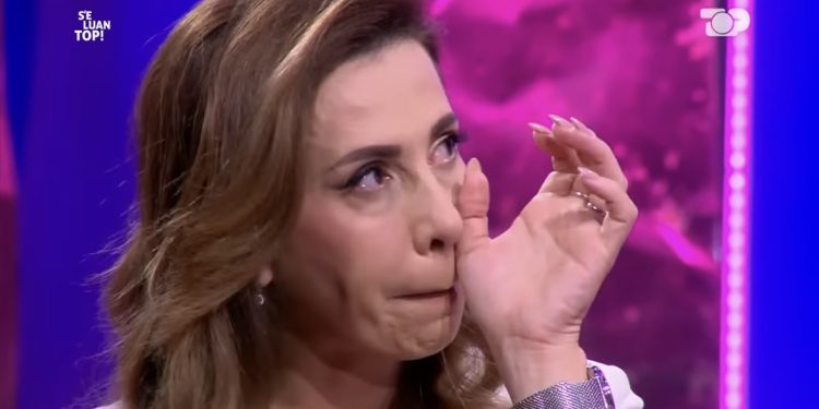 “Ishte momenti më i vështirë si qenie njerëzore”/ Erjona Rusi shpërthen në lot teksa rrëfen dhimbjen për babain