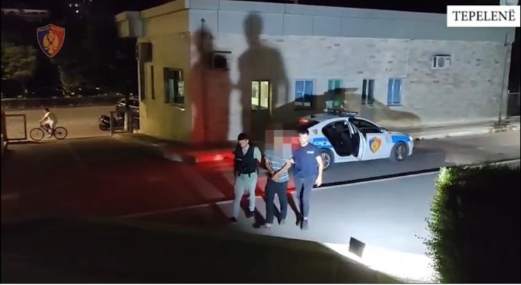 “Dealer” në Tepelenë, arrestohet shitësi i drogës (VIDEO)
