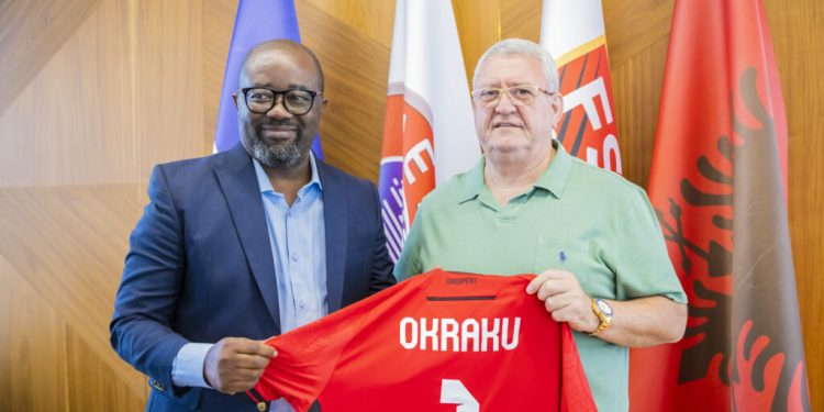 Presidenti Duka pret në takim Presidentin e Federatës Ganeze të Futbollit, Kurt Edwin Simeon Okraku