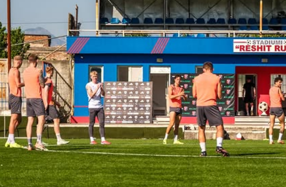 Islandezët zbarkojnë në Shkodër, kujtojnë Egnatian para Vllaznisë