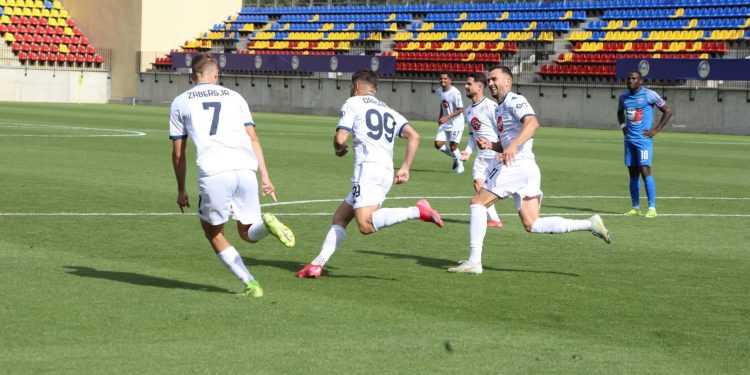 Conference League/ Dinamo kryeson ndaj Atletic Escaldes, Balaj shpëton Vllazninë në pjesën e parë