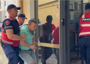 “Arrest me burg” për babain monstër në Fier! Zbardhet ekspertiza: E mitura është abuzuar disa herë