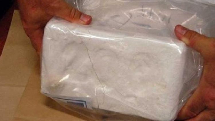 E tradhtoi nervozizmi, 34-vjeçari shqiptar kapet me 1 kg kokainë poshtë sediles së makinës