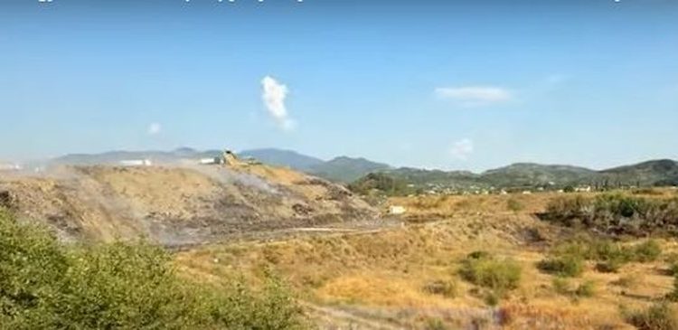 Pas gjashtë ditësh përpjekje, zjarri në landfillin e Elbasanit drejt shuarjes totale