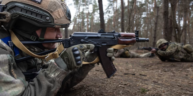 Trump vendos të dërgojë armë të reja në Ukrainë! A do ndikojë kjo në luftën kundër Rusisë?