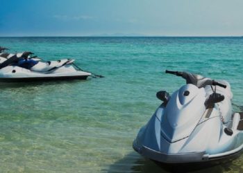 Po lundronin me jet ski në Ksamil, përplasen me njëri-tjetrin dy vëllezërit francezë