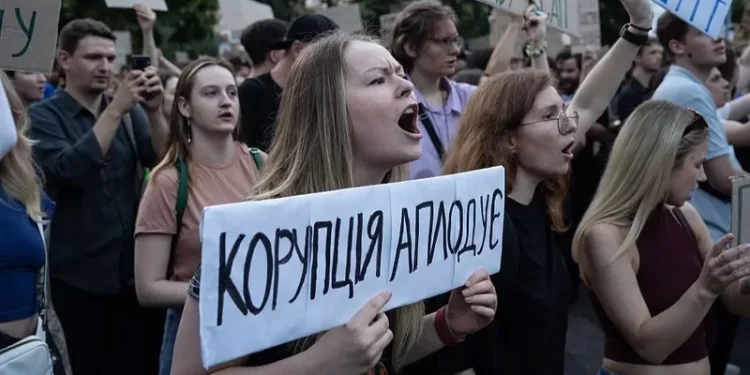 “Ne zgjodhëm Evropën, jo autokracinë”/ Ukraina në qendër të debatit për ligjin kundër korrupsionit