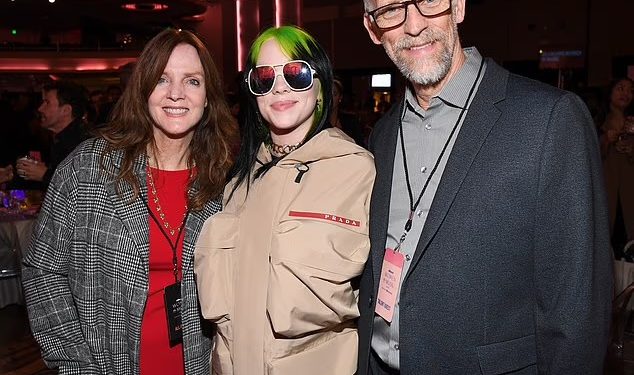 Fansat habiten: Billie Eilish vjen nga një familje me famë, a është ajo një “nepo baby”?
