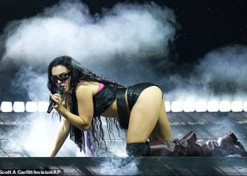 1 milion euro për një show me “autotune”? Charli XCX nxit reagime të forta pas Glastonbury-t
