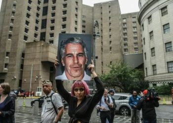 “Dosjet Epstein”, çfarë janë & pse Trump është nën presion?!