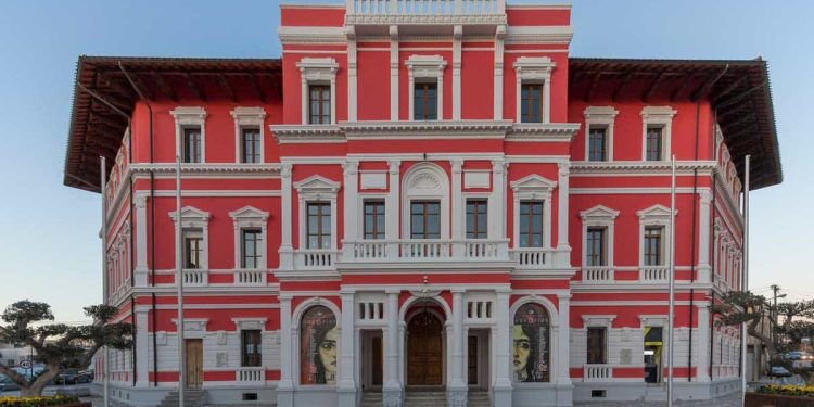 Hapen aplikimet, 12 vende të lira për drejtorë në Vlorë