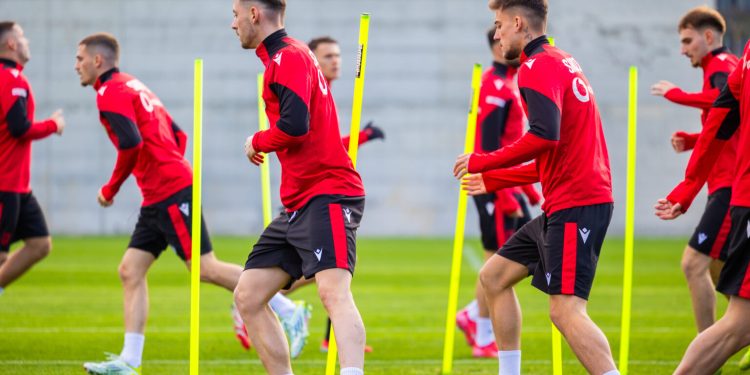 Mbrojtësi i Kombëtares i dëmtuar, lë përgatitjet me skuadrën