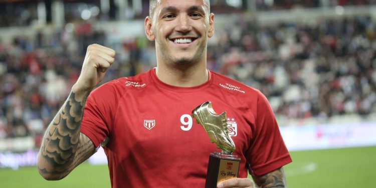 Ankand për Rey Manaj, 3 skuadra të Superligës turke në ndjekje të bomberit kuqezi