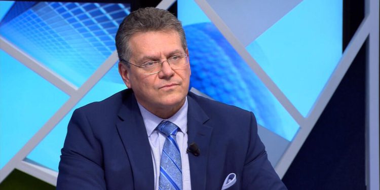 Tarifat amerikane mund t’i kushtojnë Evropës deri në 80 miliardë euro – BE kërkon ndërmjetësim për energjinë dhe çelikun