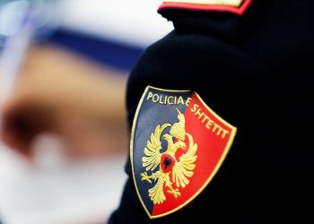 Arrestohet N/Komisari në Elbasan. Jepte para me fajde dhe i merrte mbrapsht me dhunë!