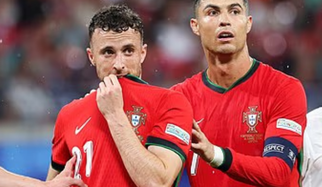 Ronaldo zhgënjeu të gjithë, ja përse mungoi në funeralin e Diogo Jotës dhe vëllait të tij