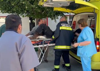 Aksident në Fushë-Arrëz/ Makina përplas dy turistët sllovenë, humb jetën një prej tyre